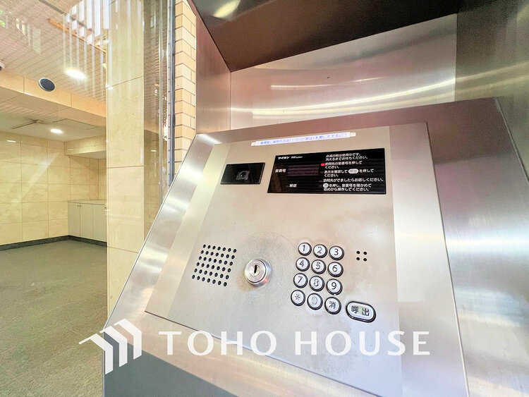 エントランス エントランスはオートロック完備で安心のセキュリティ性