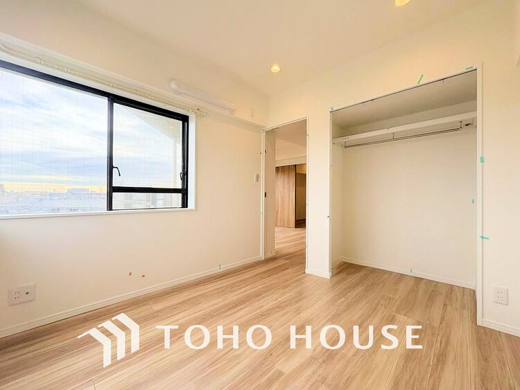 内装 シンプルですっきりとした室内は飽きのこない居心地の良い雰囲気