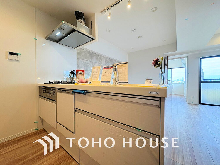 キッチン 落ち着きのあるカラーで統一された清潔感と気品が溢れるキッチン