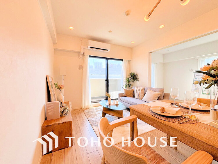 内装 家族みんなが爽やかに過ごせるように、光をたっぷり取り込んだLDK