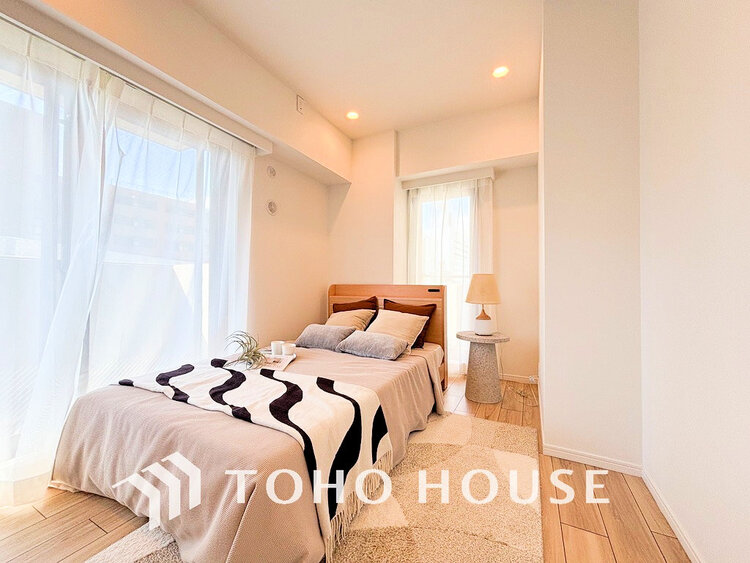 内装 採光もある洋室は、くつろぎのひと時を過ごすのにぴったり