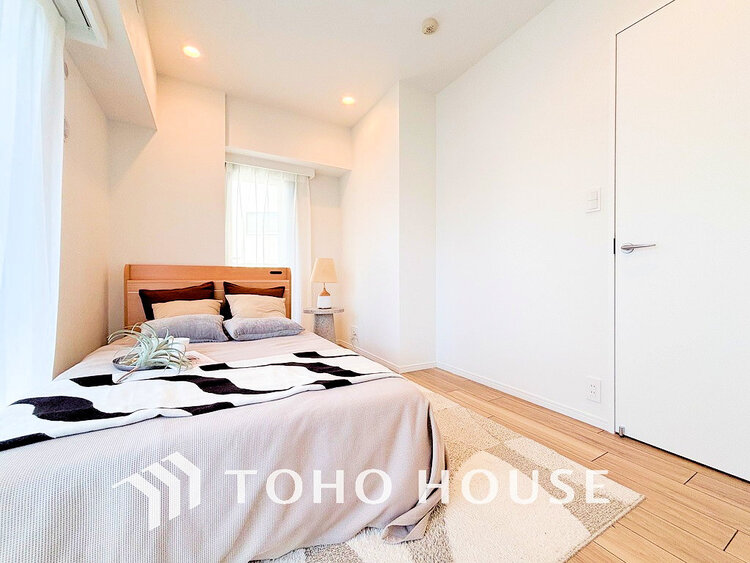 内装 シンプルですっきりとした室内は飽きのこない居心地の良い雰囲気