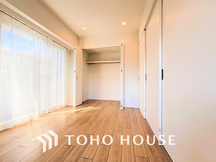 内装 1日の疲れを癒し、心地よく寛げるようゆったりとした広さをしています