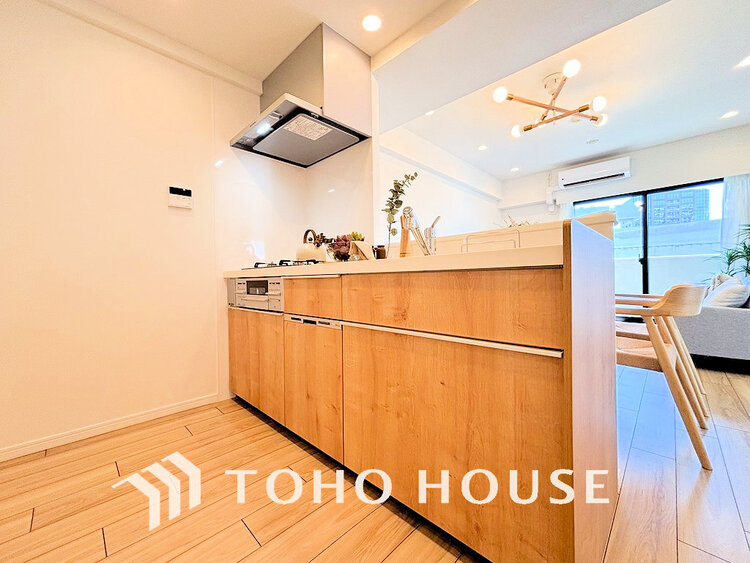 キッチン 落ち着きのあるカラーで統一された清潔感と気品が溢れるキッチン