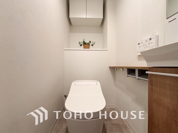 トイレ トイレには快適な温水洗浄便座付