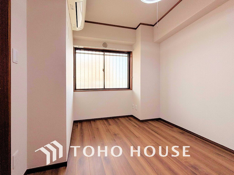 内装 採光もある洋室は、くつろぎのひと時を過ごすのにぴったり