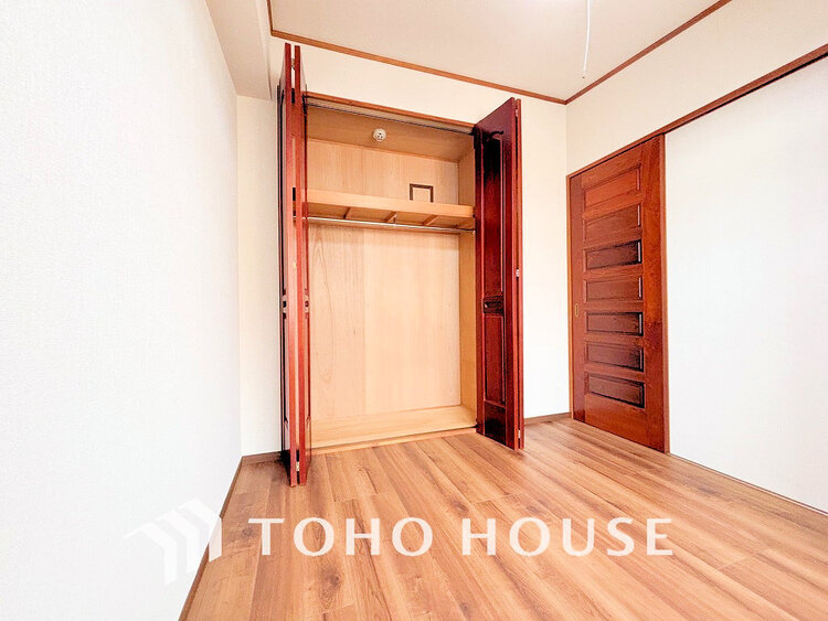 内装 シンプルですっきりとした室内は飽きのこない居心地の良い雰囲気