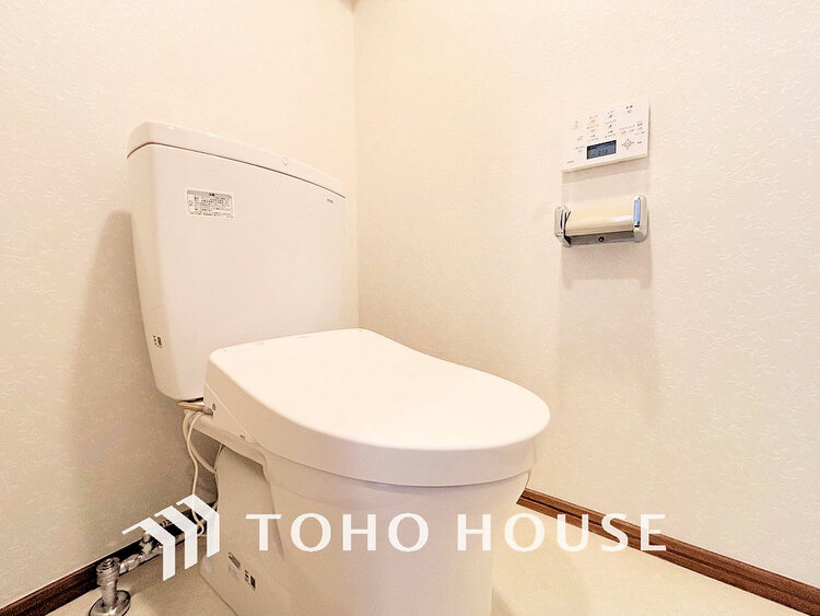 トイレ トイレには快適な温水洗浄便座付