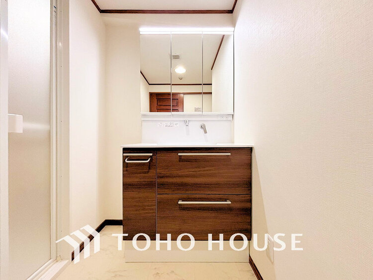 洗面 清潔感のある洗面室で朝の身支度を