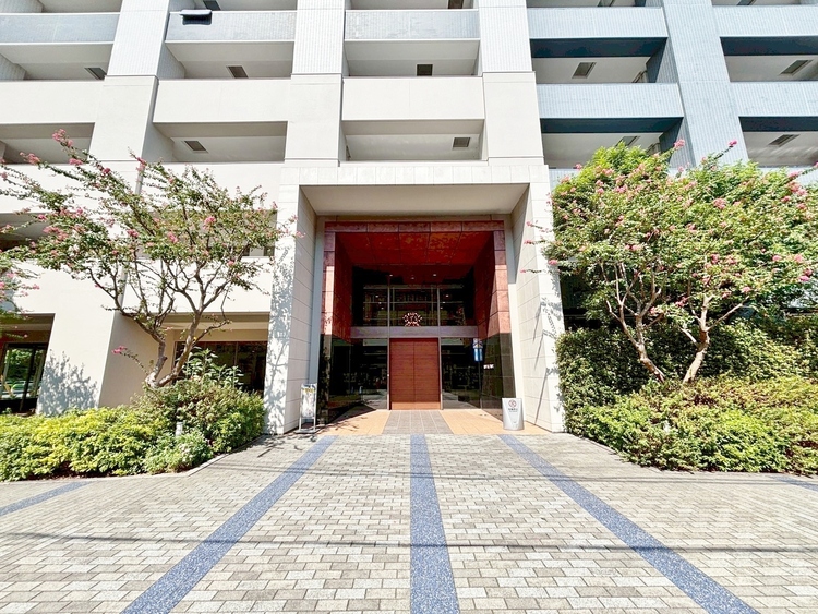 エントランス 外と内をつなぐエントランスは、まさに顔となる場所。