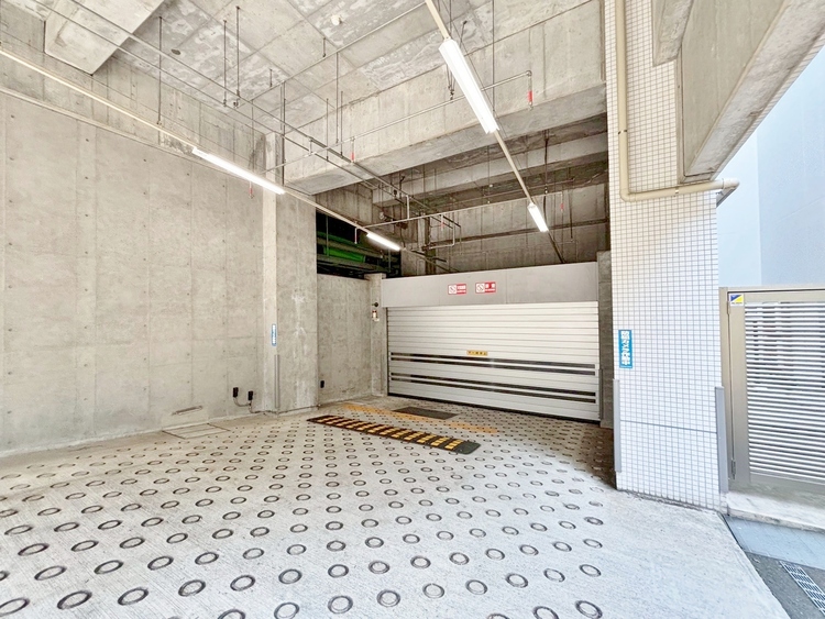 駐車場 本物件の駐車スペースです。車種制限のある場合もございますので、お気軽にお問い合わせくださいませ。