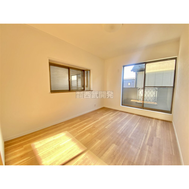 内装 穏やかな日差しと心地よい風が吹き抜ける窓配置