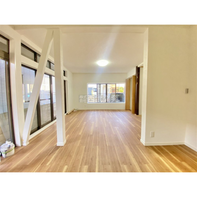 居間 家族が集まる場所だからこそ、明るい空間作りがかかせません。