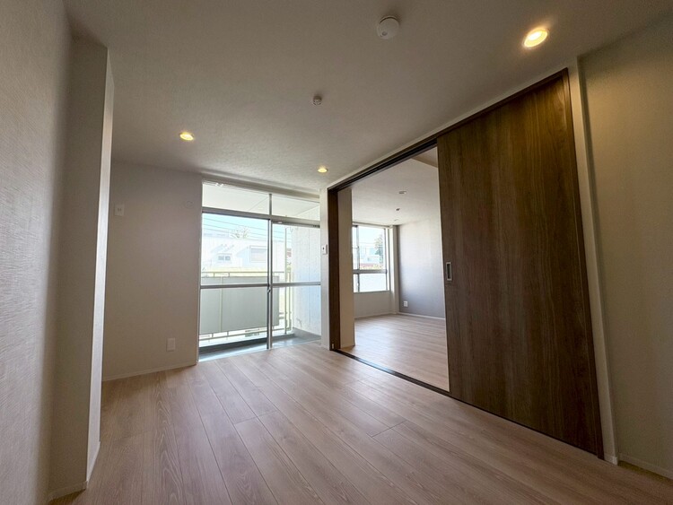 その他 清かで艶やかな時間をもたらしてくれる室内です。