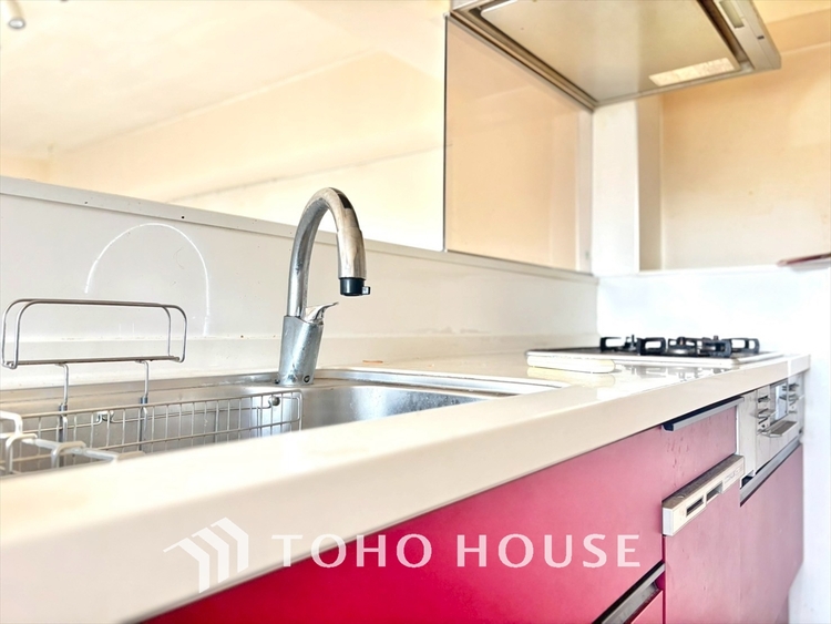 キッチン 《改装中》奥のスペースまで有効に活用できます。奥まで上から見渡せるので、たまにしか使わない調理器具もサッと取出せます。