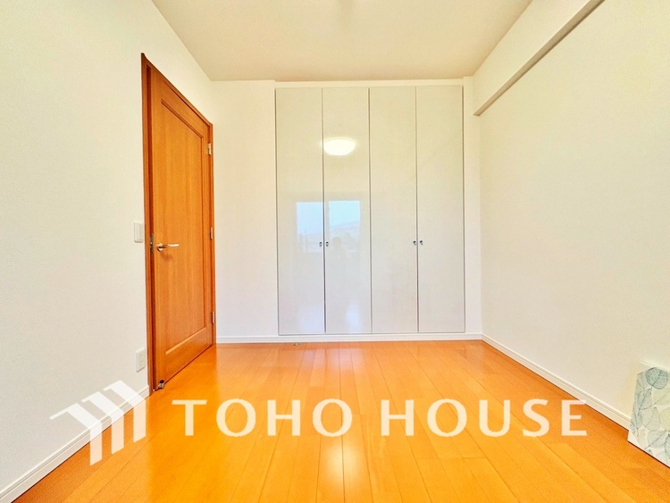 内装 使いやすく、明るい洋室に仕上がります。子供部屋や趣味のお部屋にご利用できます。