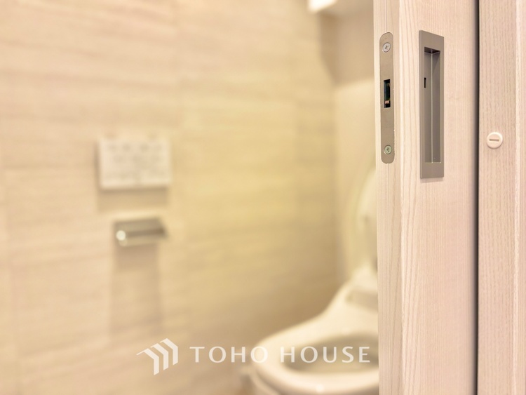 トイレ 清潔感あふれる快適なトイレ。毎日を心地よく過ごせるおすすめポイントです。