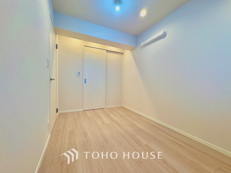 その他 【Kitchen】調理しながらもご家族のお顔が見れるカウンターキッチン。ついつい料理中お子様の様子が気になるもの。安心してお料理に取り組んでいただけます。会話だって自然とはずむはず。