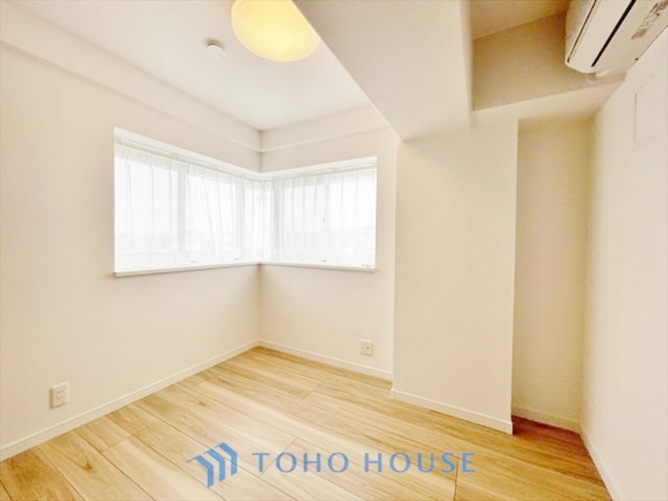 内装 ◆色彩◆この空間に放たれた光は華美なまでに演出されたデザイン。流れる時をより芳醇なコーヒーの様な色彩奏でるアダージョ。そして情景豊かな作品のような暮らしがイメージできる。