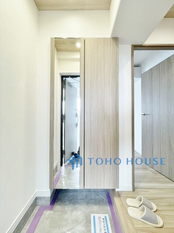 内装 ◆海の向こうへ沈む夕日◆オレンジ色の光は大人になった今の僕にはわかる。1日の終わりを伝えに来たわけではなく、また明日が来る方へ導いてくれた事を。