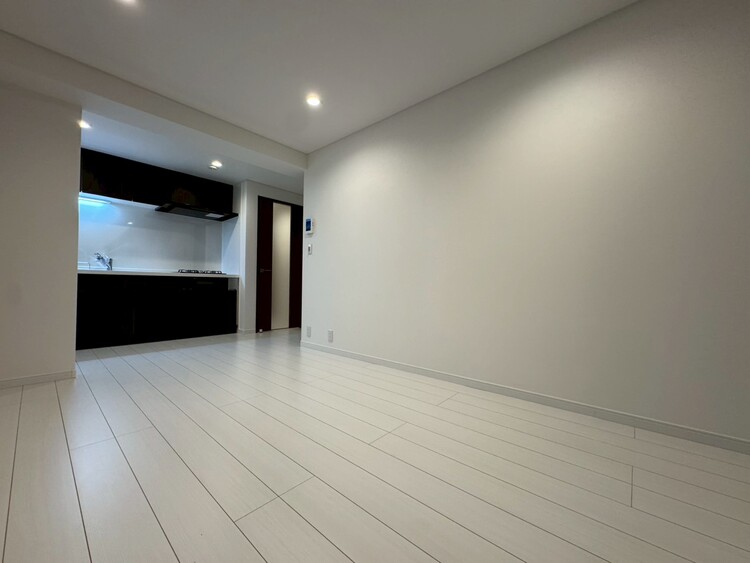 居間 伸びやかな空間のなかで、ゆったりとしたひとときを過ごせます。