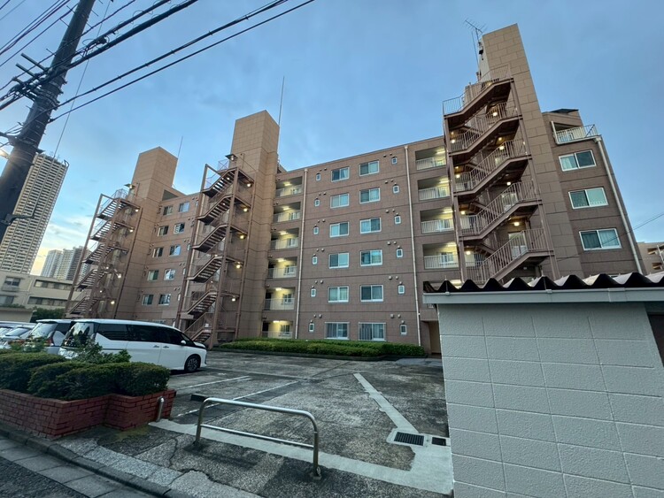 外観 飽きのこないシンプルモダンな外観です。