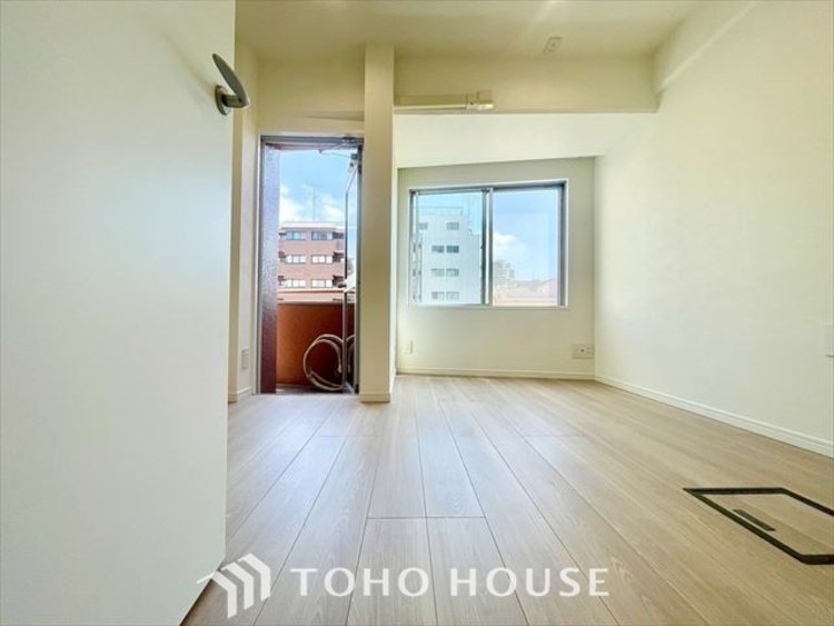 内装 【PRIVATE ROOM】◆快適◆な暮らしに不可欠な収納スペース。快適さとともに思い出も詰まっていく。