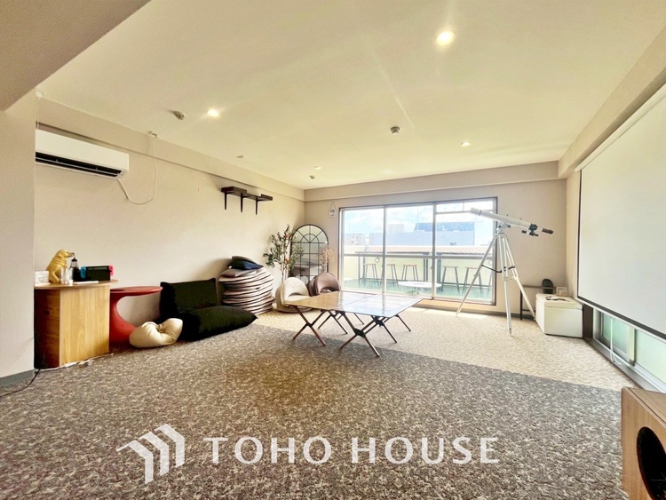 内装 【LIVING】◆眩い◆光が燦々と入り、家族の笑顔を照らす。「いつまでも続いて」と願う夢のような毎日がここにある。