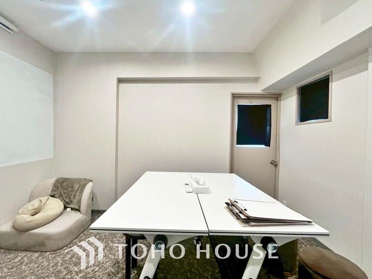 内装 【PRIVATE ROOM】◆プライベートな時間◆最高な暮らしにはこの空間が必要。家族のふれあいも大切にしつつ、自分の空間も大切にしたい。