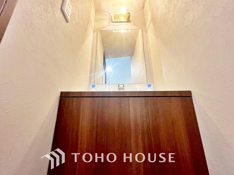 洗面 【WASHROOM】◆快適◆煌びやかな暮らしの中にも忘れたくない快適さ。大きな収納が助けてくれます。