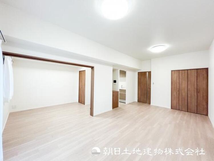 居間 【リビング】1日の中で最も長い時間を過ごすことになるリビングだからこそいつも笑顔があふれる空間であるように心掛けています