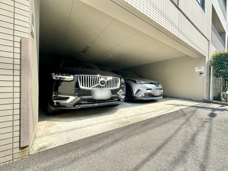 駐車場 本物件の駐車スペースです。車種制限のある場合もございますので、お気軽にお問い合わせくださいませ。