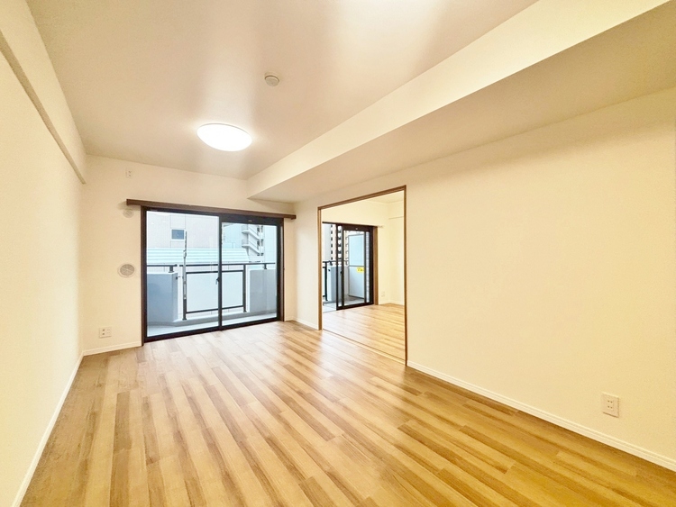 居間 快適に過ごす毎日を求めて、暮らしの中でご自身の「マイホーム」に創り上げてください。