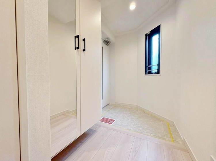 玄関 シューズボックスを完備した玄関です。