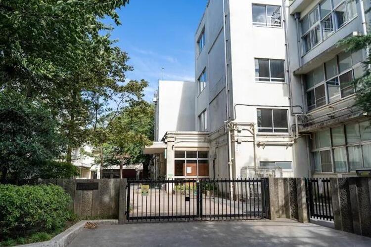 周辺 練馬区立上石神井小学校