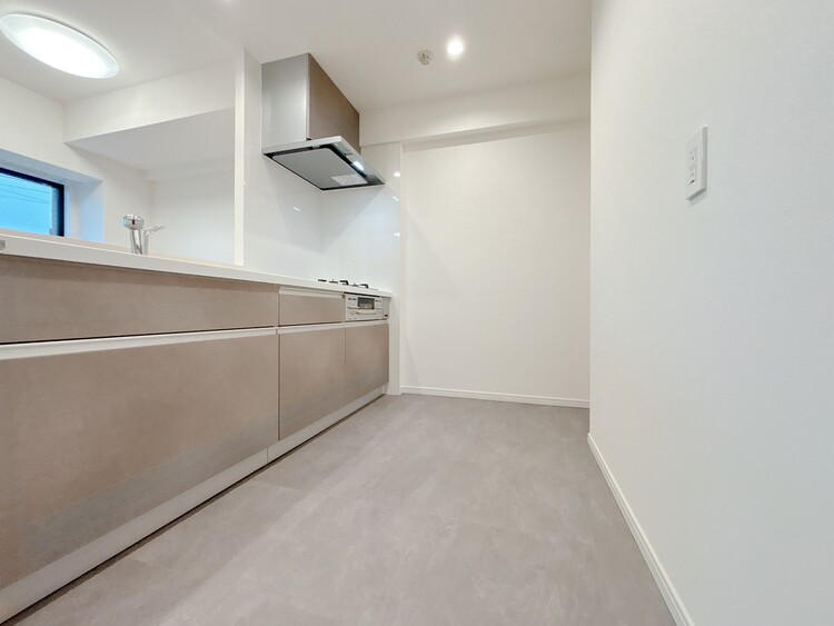 キッチン スマートな意匠と充実の機能を備えたキッチンが、暮らしにおいしい彩りを添えます。