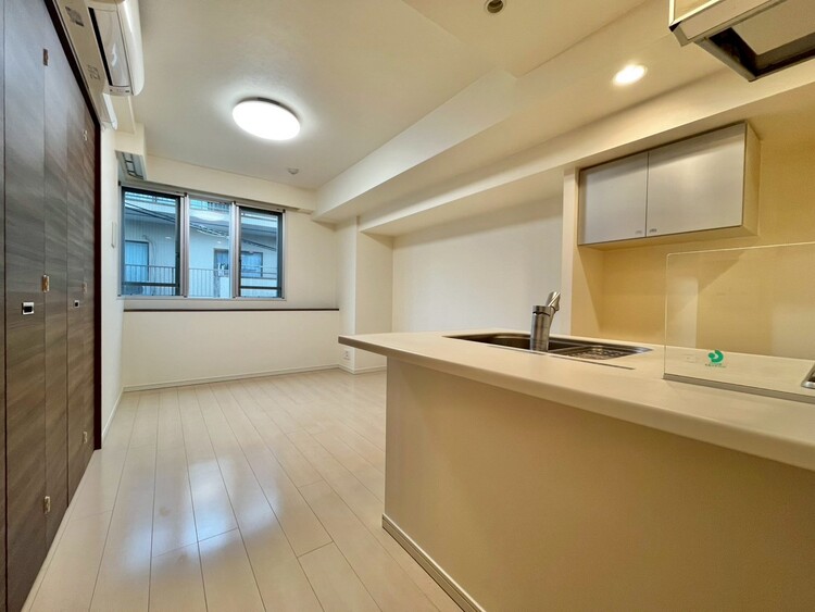 居間 飾り過ぎないシンプルな内装と偏り過ぎないデザインで統一しました。