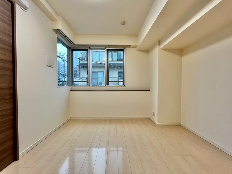 居間 快適に過ごす毎日を求めて、暮らしの中でご自身の「マイホーム」に創り上げてください。