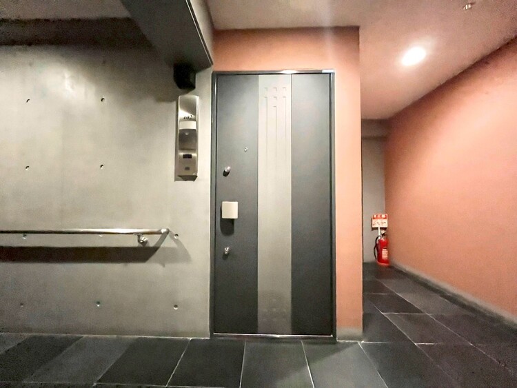 玄関 玄関を開ければ、そこは安らぎのご自宅。