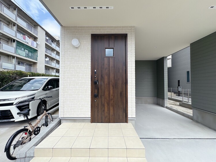 玄関 玄関を開ければ、そこは安らぎのご自宅。