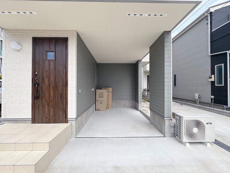 駐車場 本物件の駐車スペースです。車種制限のある場合もございますので、お気軽にお問い合わせくださいませ。