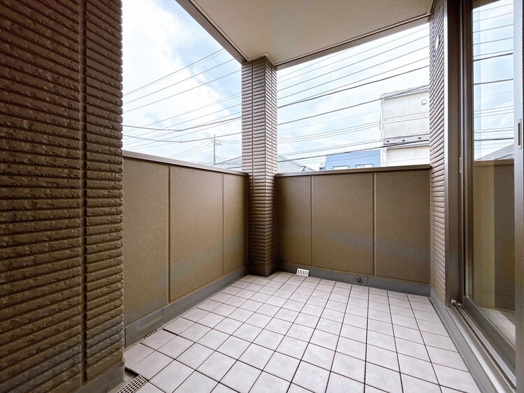 バルコニー 暮らしの中で、光と風を演出してくれるバルコニー。