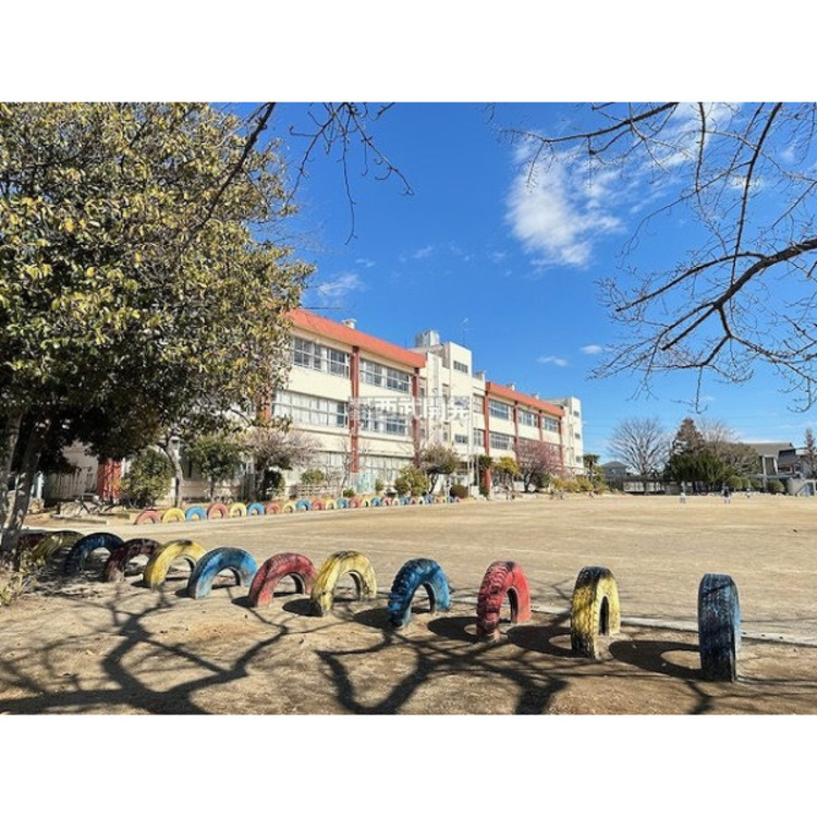 周辺 朝霞市立朝霞第三小学校(約350m)