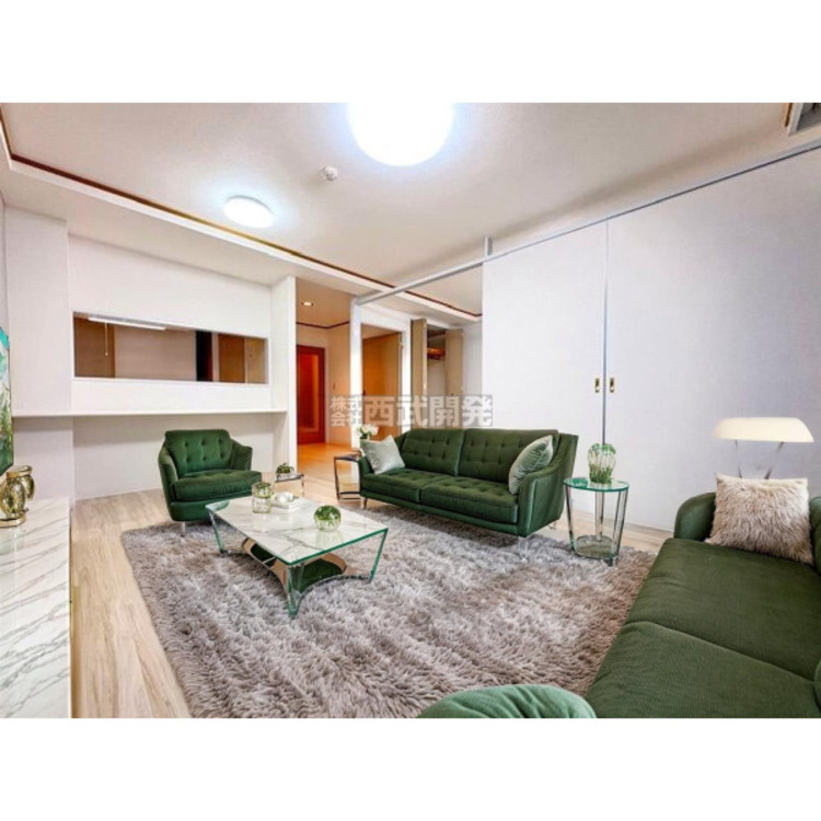 居間 配置してある家具や小物はCGによるイメージです。