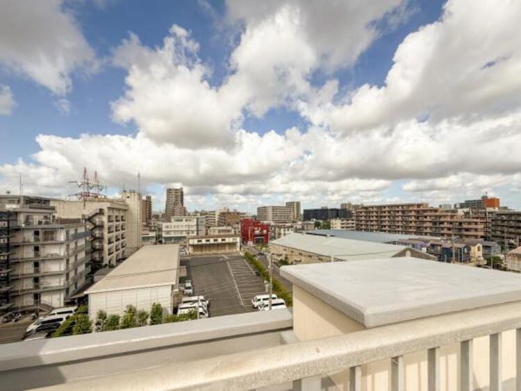 その他 開放感のある眺望。季節による景色の変化を日常の生活と共に感じてください。