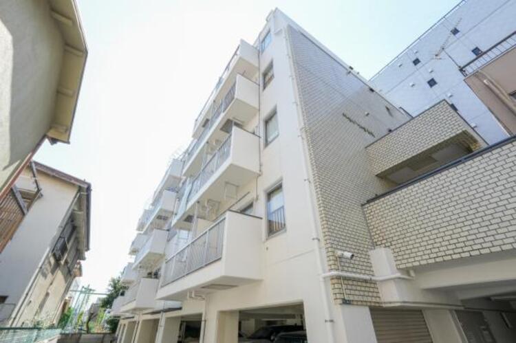 外観 各部屋によって暖かい日差しの入り方・見え方も違うお住まい。実際の日当たりや現地の雰囲気もご確認くださいませ。