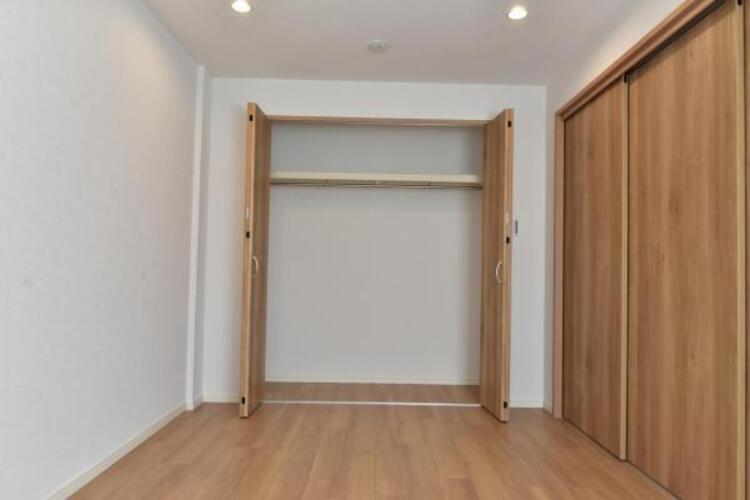 収納 各部屋に備えられたクローゼット。普段使わないものなども収納可能ですので、居室を広く使うことが出来ます。
