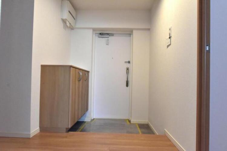 その他 一日の始まりと終わりはこちらの玄関から。今後ご家族の「行ってきます」「ただいま」が行き交う空間となるでしょう。