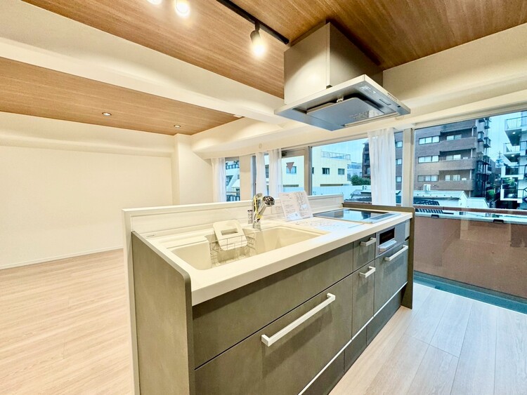 その他 開放感のあるキッチンスペース。調理をしながら、会話も弾みそうですね。