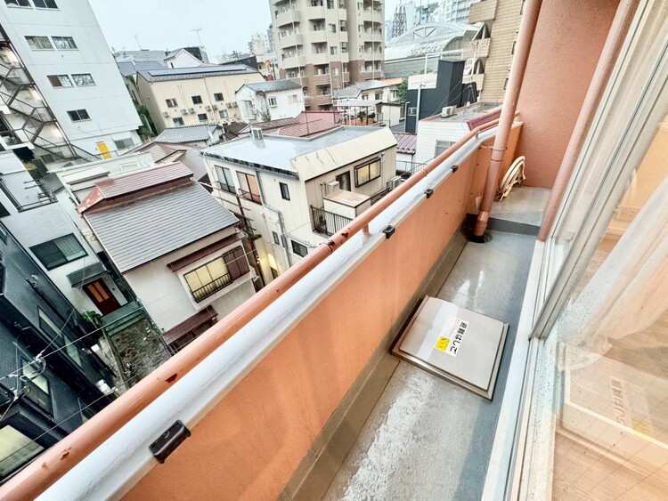 その他 朝の澄んだ空気や、夕方に吹く清々しい風を感じられるバルコニー。